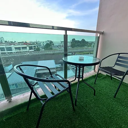 Roxy Apartment Kuching Exterior photo