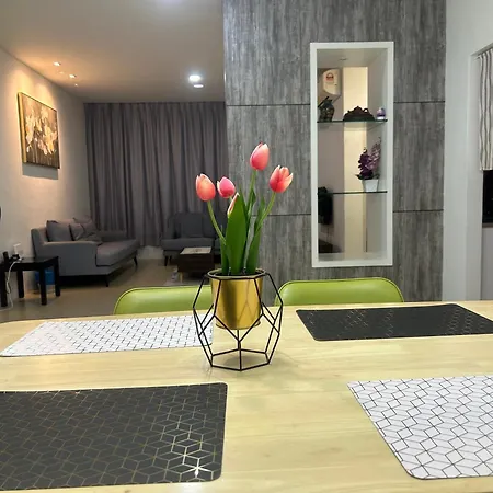 Roxy Apartment Kuching Exterior photo