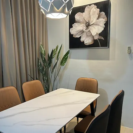 Roxy Apartment Kuching Room photo