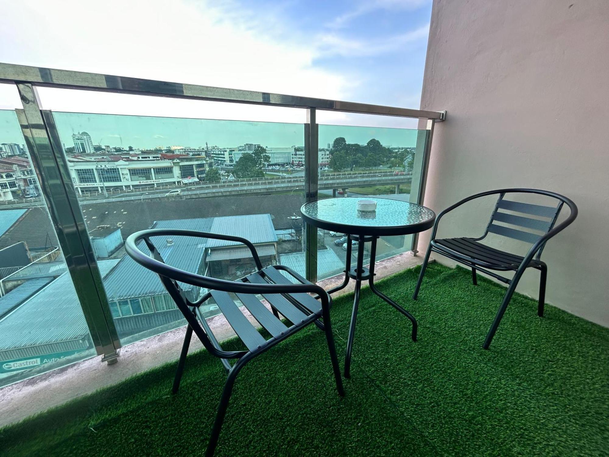 Roxy Apartment
