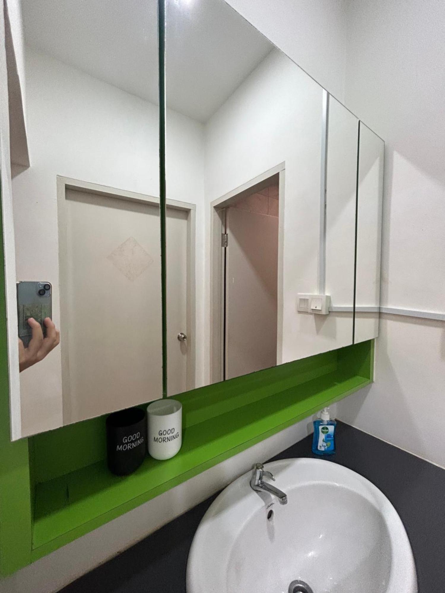 Roxy Apartment