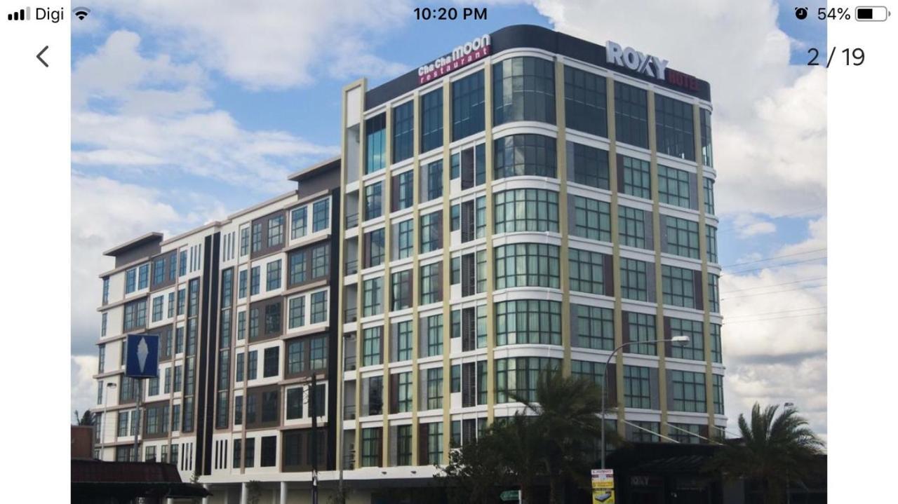 Roxy Apartment